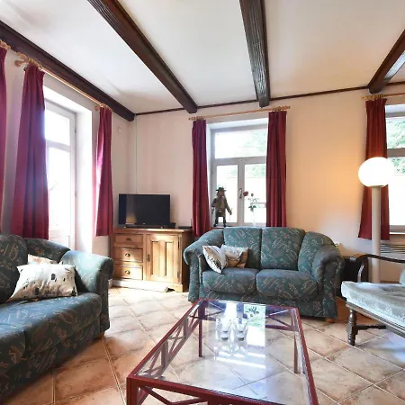 Spacious In With Garden Дом отдыха Рудник