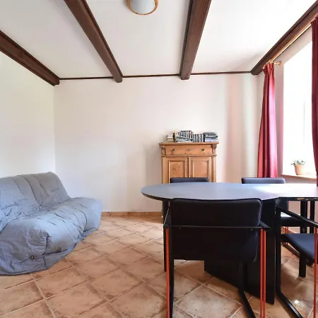 Spacious In With Garden