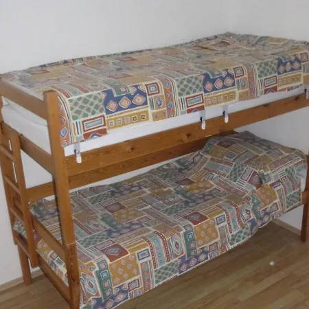 Spacious In With Garden