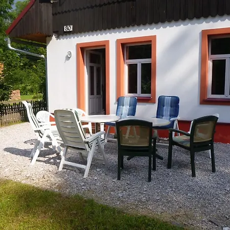 Spacious In With Garden